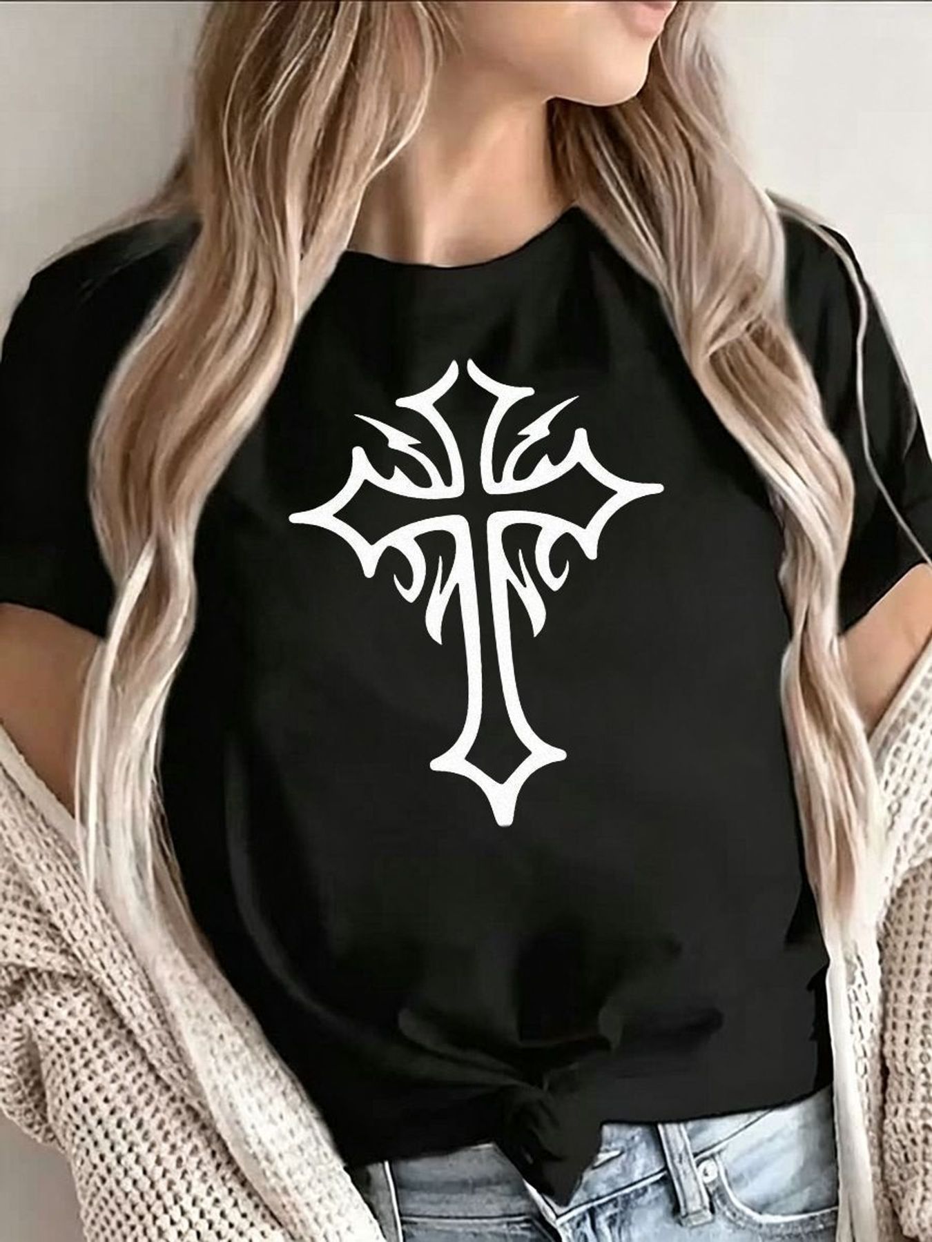 Camiseta Gráfica Cruz Gótica F - Women'S Y2K Fashion Aesthetic avaliação e preço
